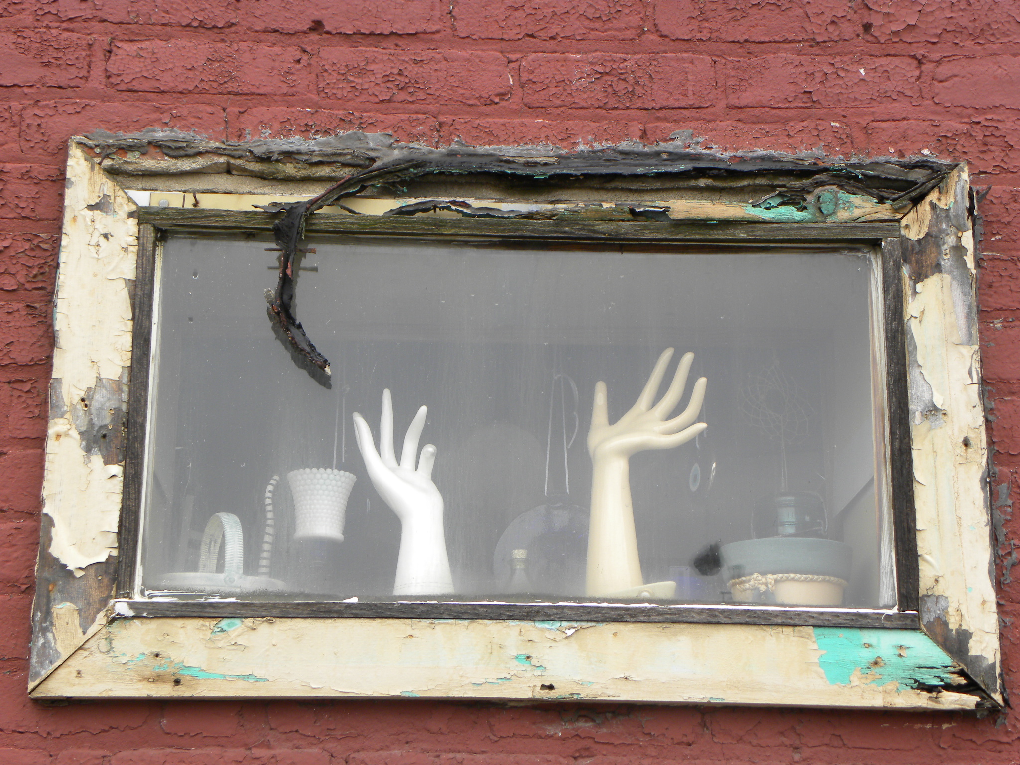Midwestern Gothic Flash Fiction 2017 - Hands by David Thompson
